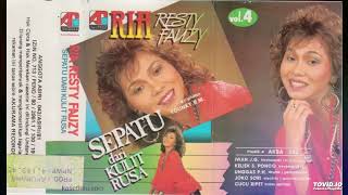 Download Lagu Ria Resty Fauzy - Sepatu Dari Kulit Rusa ( Full Album ) MP3 Download Lagu Ria Resty Fauzy - Sepatu Dari Kulit Rusa ( Full Album ) MP3