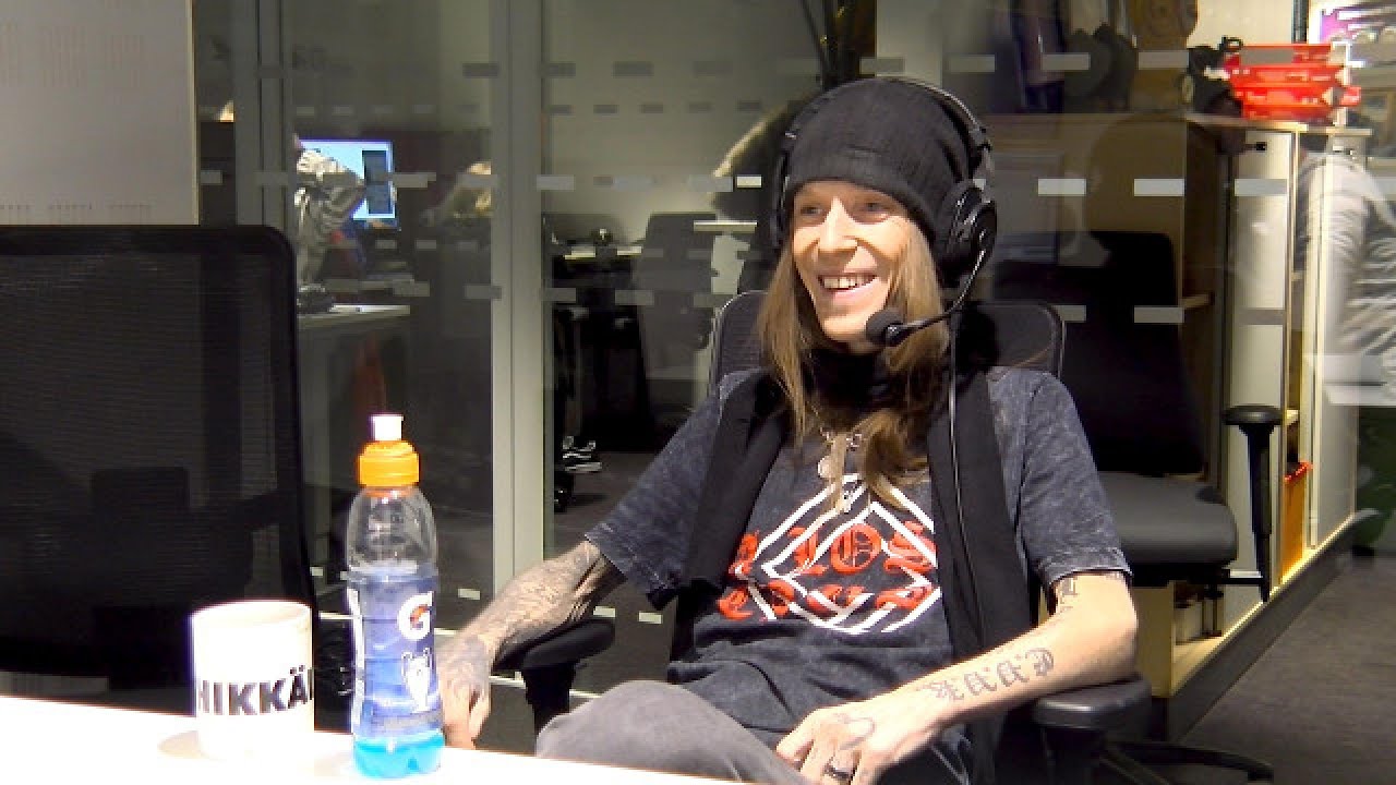 Tällainen Alexi Laiho on isäpuolena: "Lahjominen toimii ...