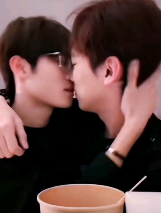 BL hot kiss🔥Xiao Hu & Xiao Jiang #kiss #loveboy #lb #lovebl #foryou #douyin #blshorts #bltiktok #fyp
