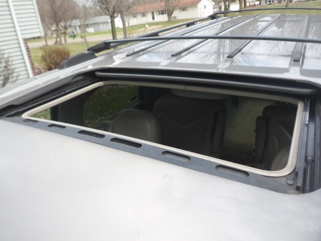 How To Unblock Sunroof Drains (EVEN THE HOLES YOU CAN'T REACH! SUPER EASY!)  