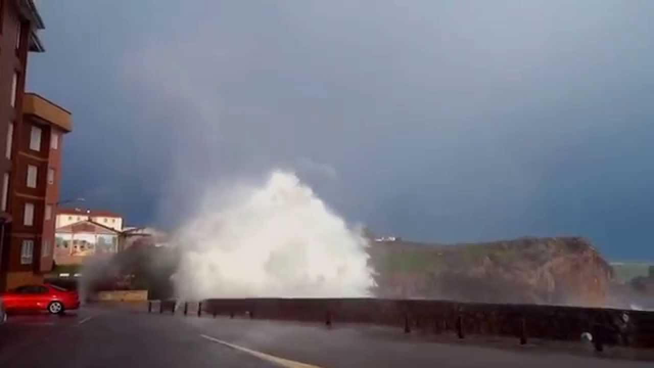 21-GRANDES OLAS OSTENDE-PEDREGAL.CASTRO URDIALES.CANTABRIA.