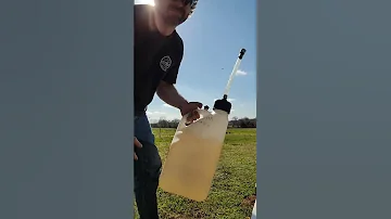 Mixing Sugar Water For Honey Bee Hive Quick Tip Of The Day 