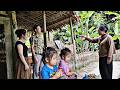 Dũng's mother arrived and demanded that he leave Huệ's house, but he refused.