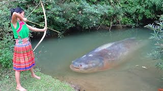 Top 10 Video Skills Catching Big Fish At The River - Cooking Fish For Survival