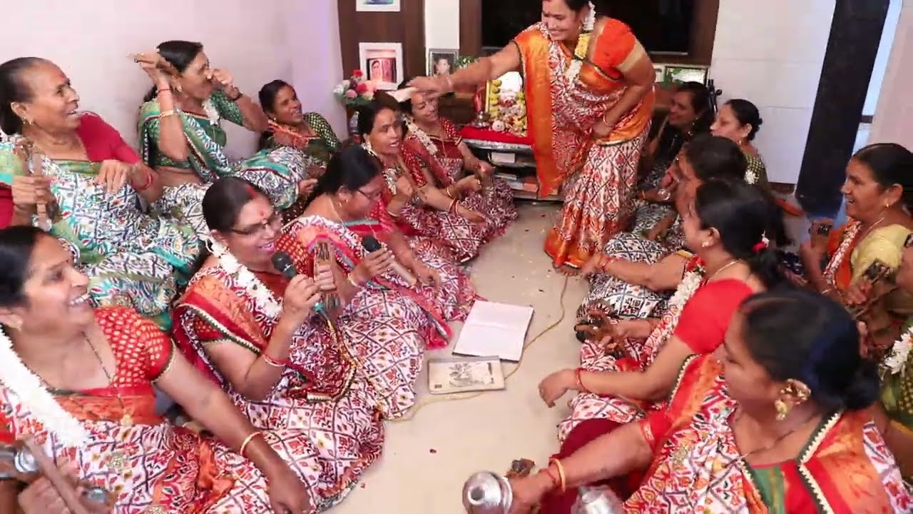 હિરના હિચકે  જુલો #bhajan#ભજન #સત્સંગ (ભજન લખેલુ છે)