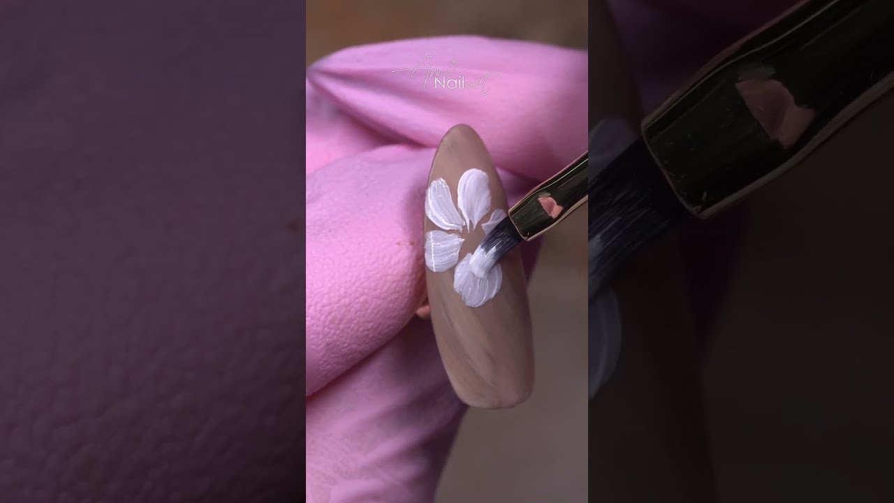 Flower Nail Art Design Using Ouboli Brush Mini Oval #shorts #naildesign #nailpolish