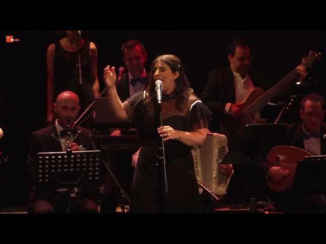 نسم علينا الهوى -Nassam Alayna El Hawa - Live - Carla Ramia & Mazzika class=