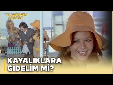 Televizyon Çocuğu Türk Filmi | Hüsnü, Kızların İlgi Odağında!