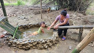 Build A Bathtub Made Of Soil And Stone For Your Children And Build A Roof Made Of Bamboo