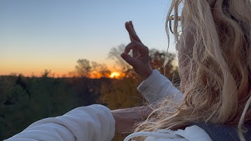 A Visual Meditation on Natural Gestures