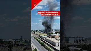 Incendio in un'azienda chimica di Mantova: grosso dispiegamento di vigili del fuoco in azione
