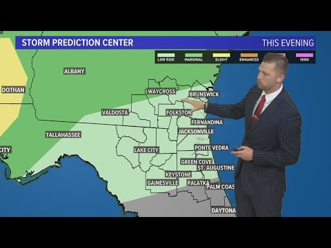 Warm with isolated afternoon rain chances this weekend - YouTube