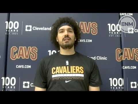 Anderson Varejão retorna ao Cleveland Cavaliers e conversa com a imprensa brasileira