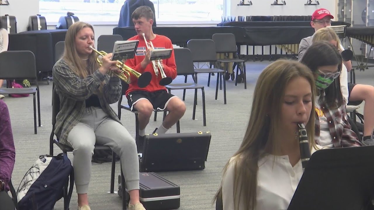 Music classes practice safe social distancing while back to school