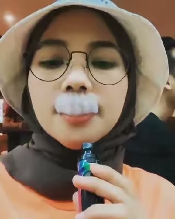 CEWEK HIJAB JAGO MAIN VAPE TRICK