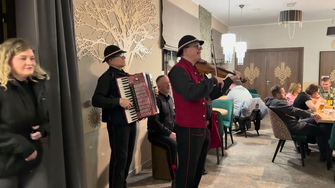 Siadła pszczółka- kapela KARPATIA 