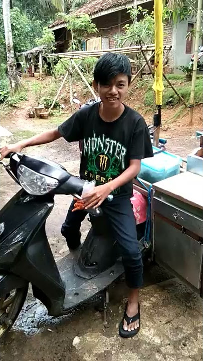 Tukang cilok lucu