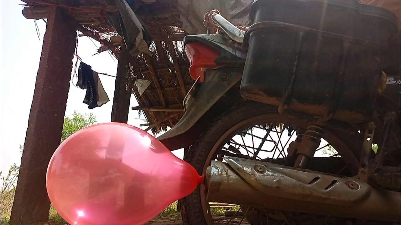 balloon popping bike//balloon putting//balloon pop//balloon expriment