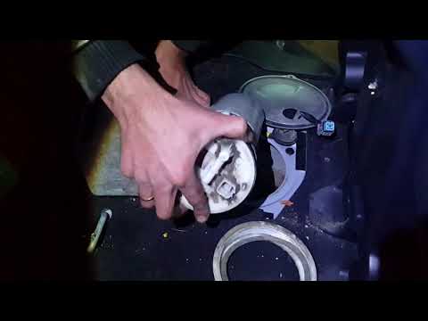 Замена топливного фильтра на Honda CRV RE5