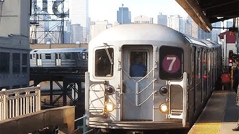 Sen. Charles Schumer wants a new stop on the No. 7 line
