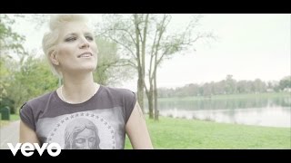 Video thumbnail of "Laura Bono - Fortissimo"