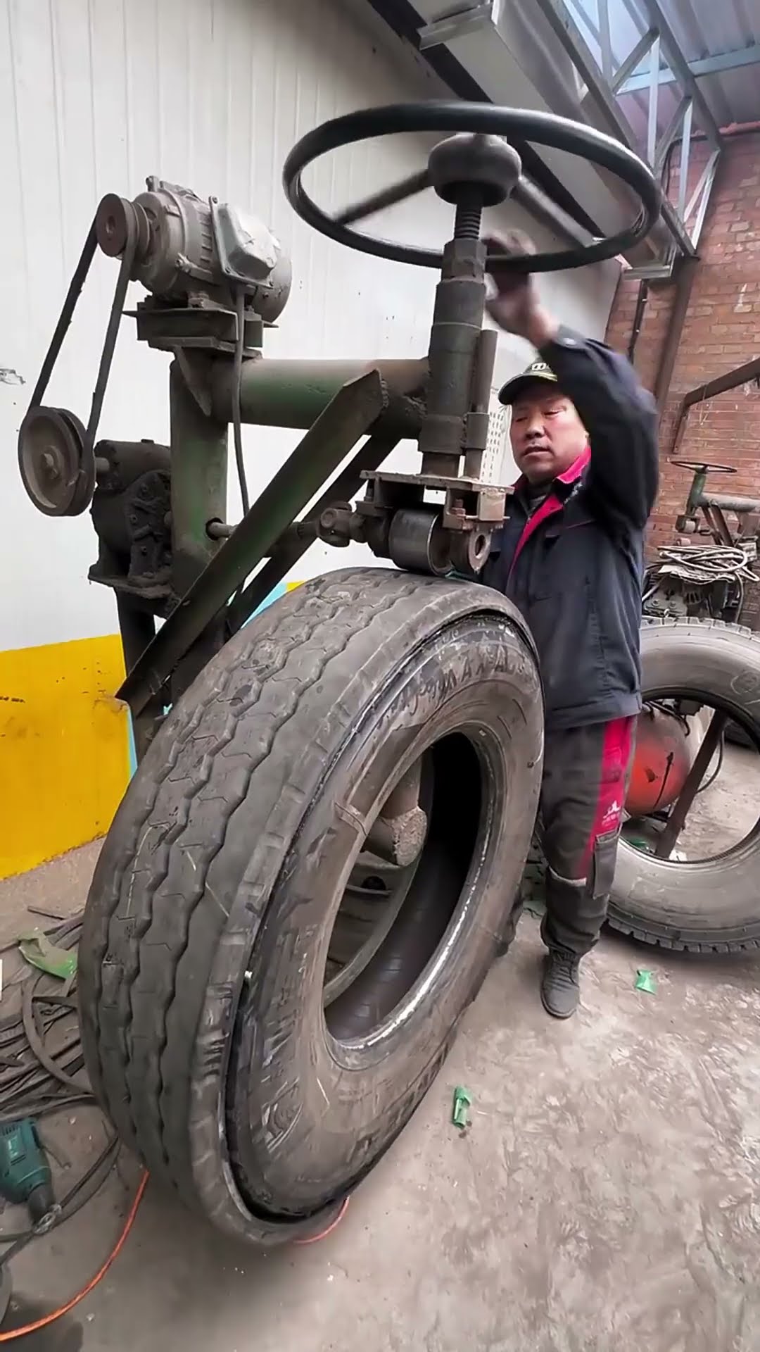 The process of making the top tire- Good tools and machinery make work easy