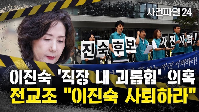 웃고 있는 장진 감독의 모습