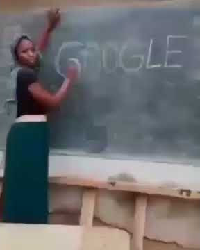 status wa lucu - guru mengajari membaca tulisan GOOGLE