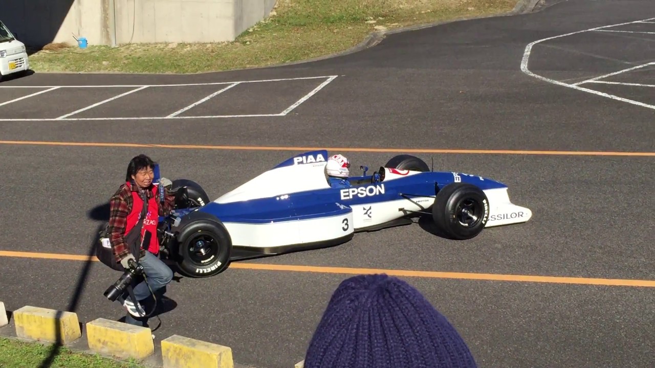 2016/12/11 中嶋悟がドライブするTyrrell019 - YouTube