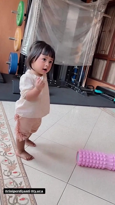 MasyaAllah, the beautiful one can already tell stories but can't speak yet #babylily #ranaimamali...