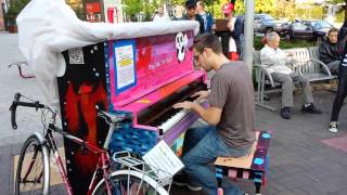 Boston Street Piano Playing chords