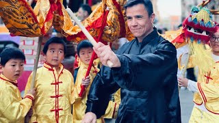 Percusión épica con tambor tradicional chino