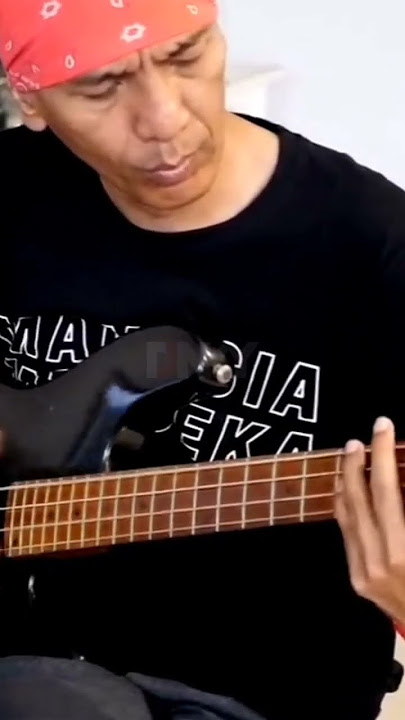 Yuke Sampurna Part Solo Bass Lagu Cinta Gila Dewa 19