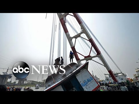 Capsized boat, Easter Bonnet parade, George Floyd Square: World in Photos, April 5.