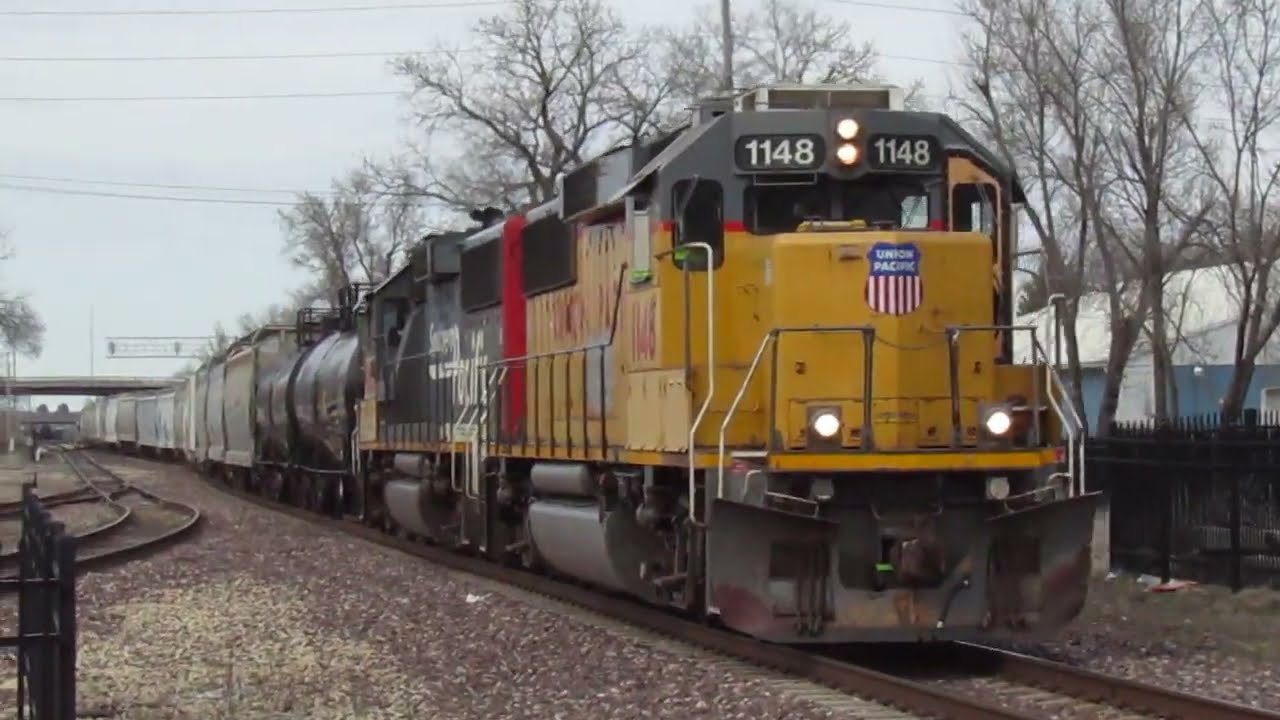Union Pacific LSF54 Shoves at Bloomington, IL - April 11, 2022