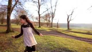 Miniatura del video "Catalin si Ramona Lup - Pe Aripi (Official video)"