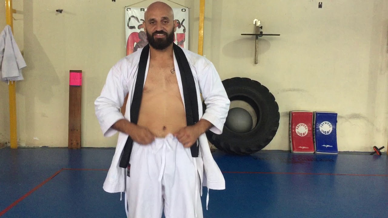 Wardrobe Rodeo grain Como usar o karate gi ( kimono) de forma correta - YouTube