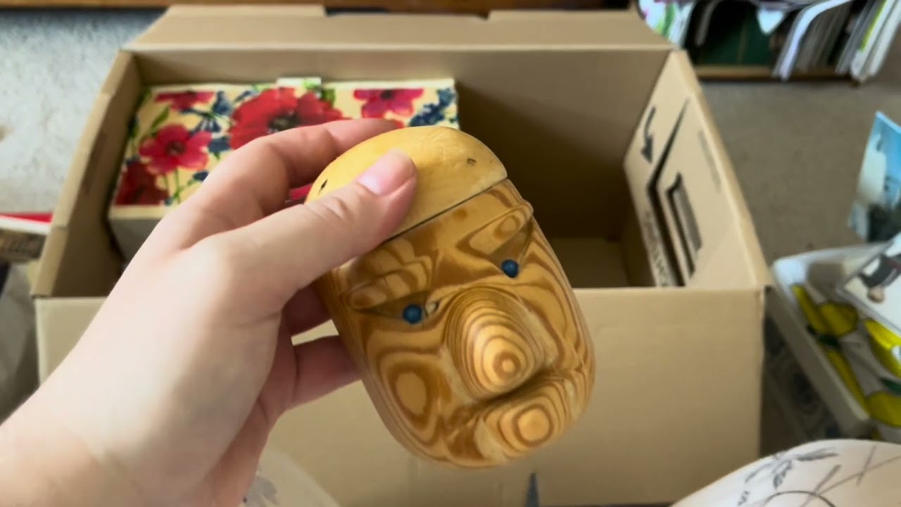 Berlin Declutter | Decluttering My Childhood Belongings - Part 4