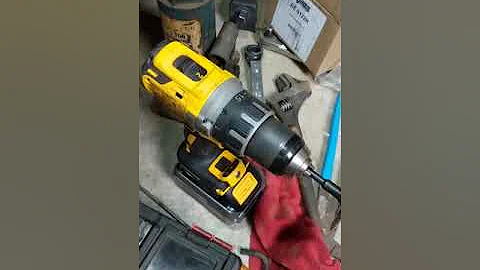 Removing Jeep  TJ rear upper shock nut