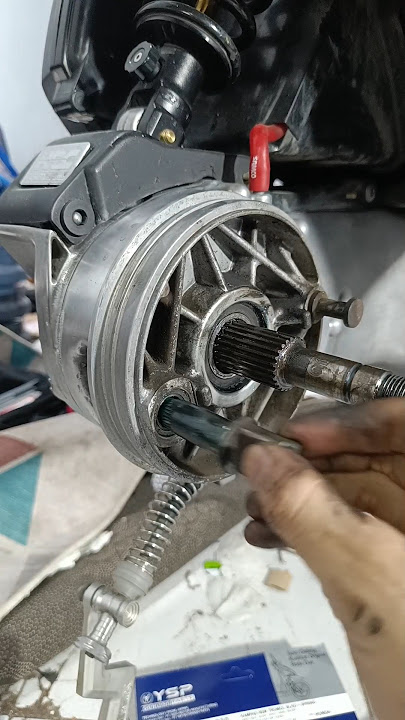 How to replace Vario 150 rear brake pads? #vario #brakepads