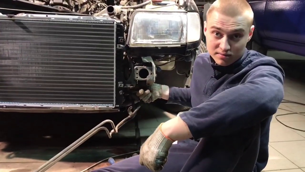 Как снять радиатор ауди с5 Как поставить радиатор на Ауди 100 C4 (Audi 100 C4) - YouTube