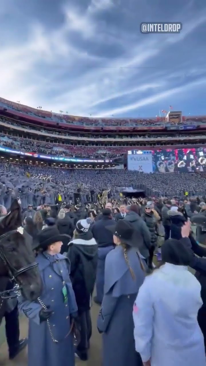 Army and Navy rivalry ? #Army #Navy #Collegefootball #rivalry #football #Navyfootball #Armyfootball