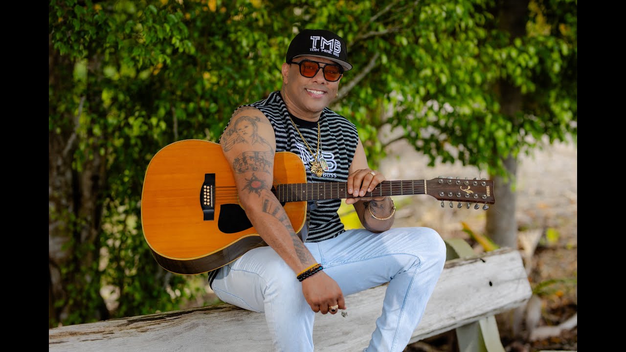 Sleduj Deewana Leke - Old Time Days - Remix (Official Music Video) | Raymond Ramnarine na YouTube Sleduj Deewana Leke - Old Time Days - Remix (Official Music Video) | Raymond Ramnarine na YouTube