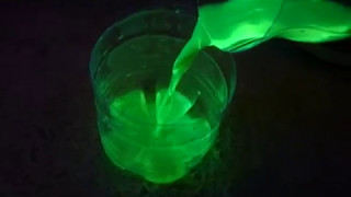 Glowing Water Effect Trick
