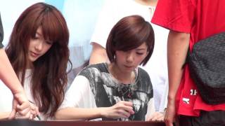 20110514郭雪芙-高雄夢時代簽唱會(6/9)簽名ing