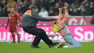 The spectator intrude football-game with Pokemon Pikachu (Bayern Munich vs Borussia Dortmund） screenshot 4