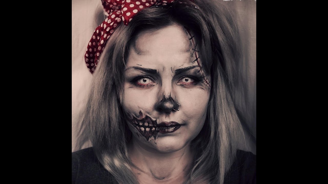 Halloween: Comic zombie pinup