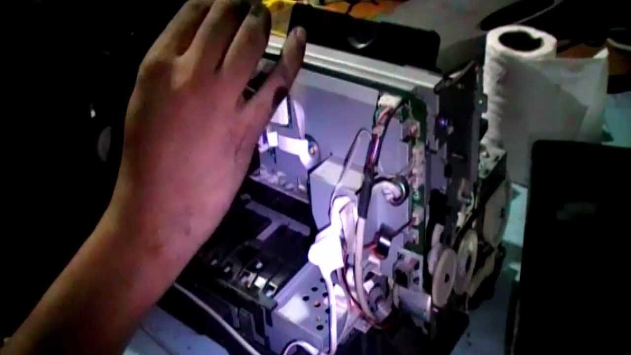Epson R230/ R220/ R210 disaasembling part 2 (head removal) - YouTube