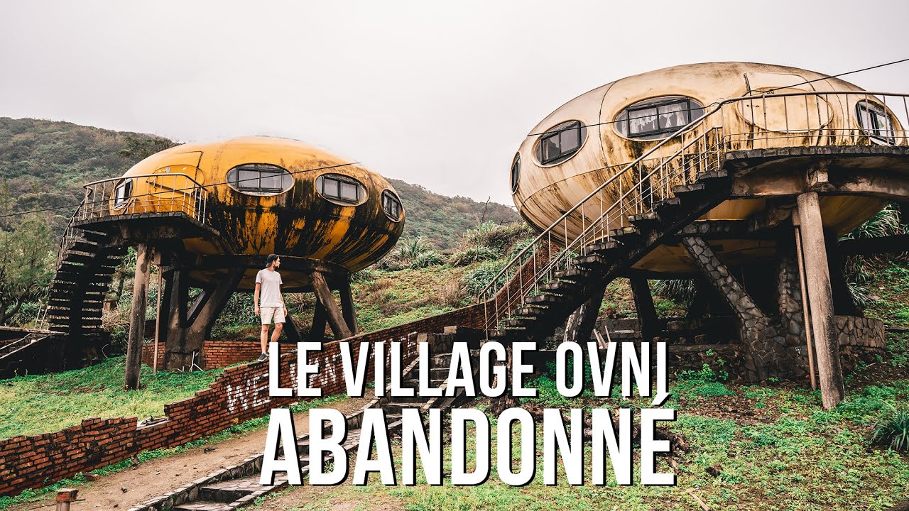 J'EXPLORE UN VILLAGE OVNI ABANDONNÉ