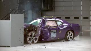 Crash Tests 2016 American Muscle Car - Mustang, Camaro \& Challenger